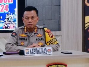 Kabid Humas Polda Sulsel: Jajaran Satlantas Polda Sulsel Siapkan Solusi Kendaraan Besar Yang Parkir Menggunakan Badan Jalan*