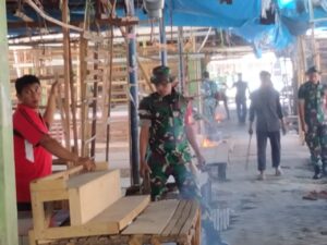 Koramil 1426-07/Pattallassang Kodim 1426 Takalar, Gelar Kerja Bakti Pembersihan Pasar Pattallassang