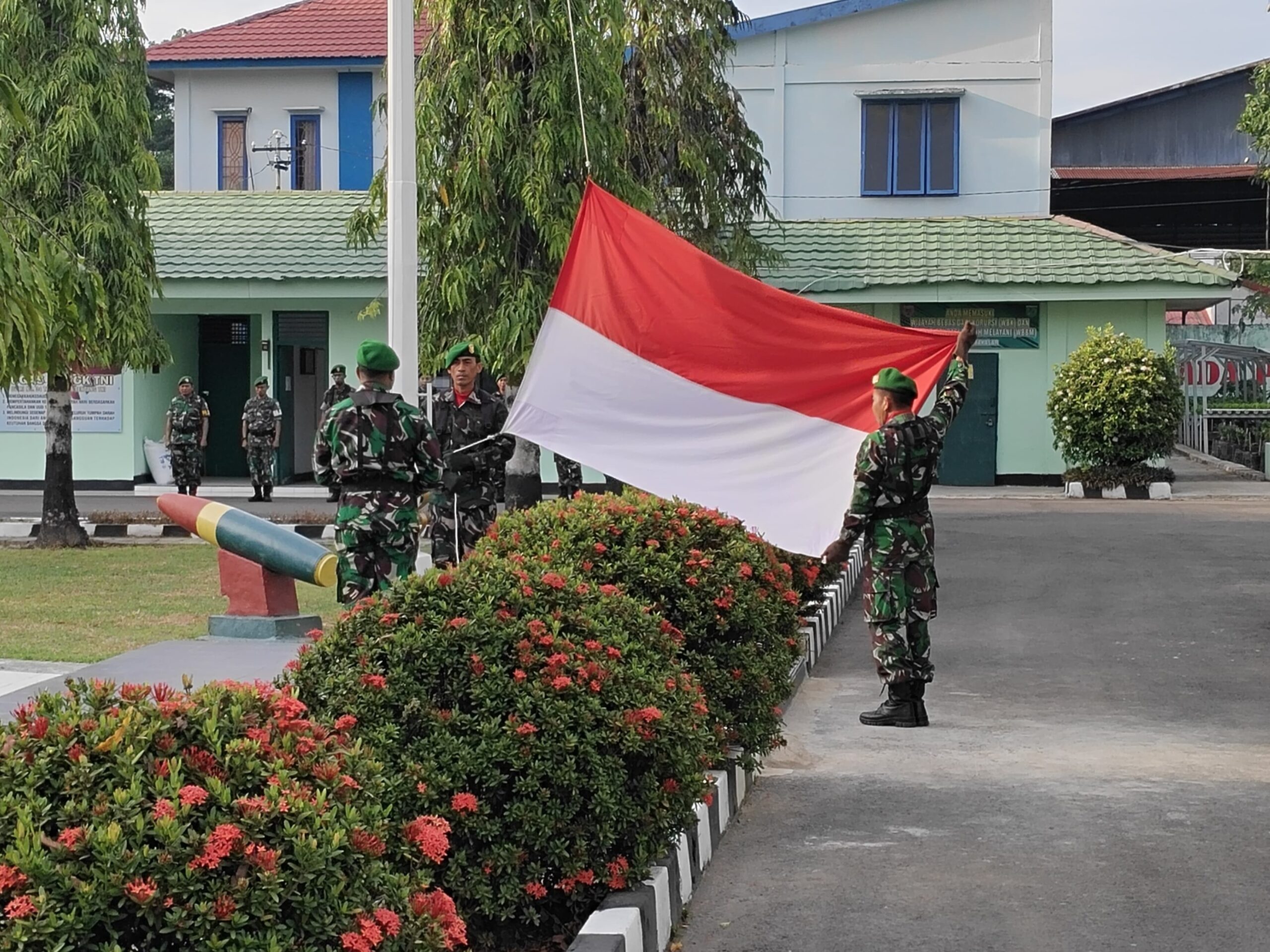 Kodim 1426 Takalar Gelar Upacara Bendera Mingguan Setiap Hari Senin | NEWS TV Indonesia