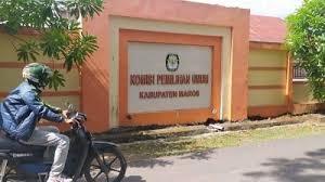 Skandal Netralitas Pemilu: Ketua KPU Maros Diduga Arahkan PPK untuk Tolak Kotak Kosong, Aliansi Advokasi Maros Luncurkan Somasi | NEWS TV Indonesia