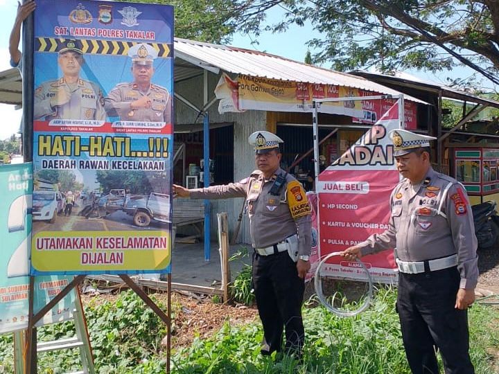 Satlantas Polres Takalar Pasang Papan Bicara: " Hati-hati !!!, Daerah Rawan Kecelakaan" | NEWS TV Indonesia