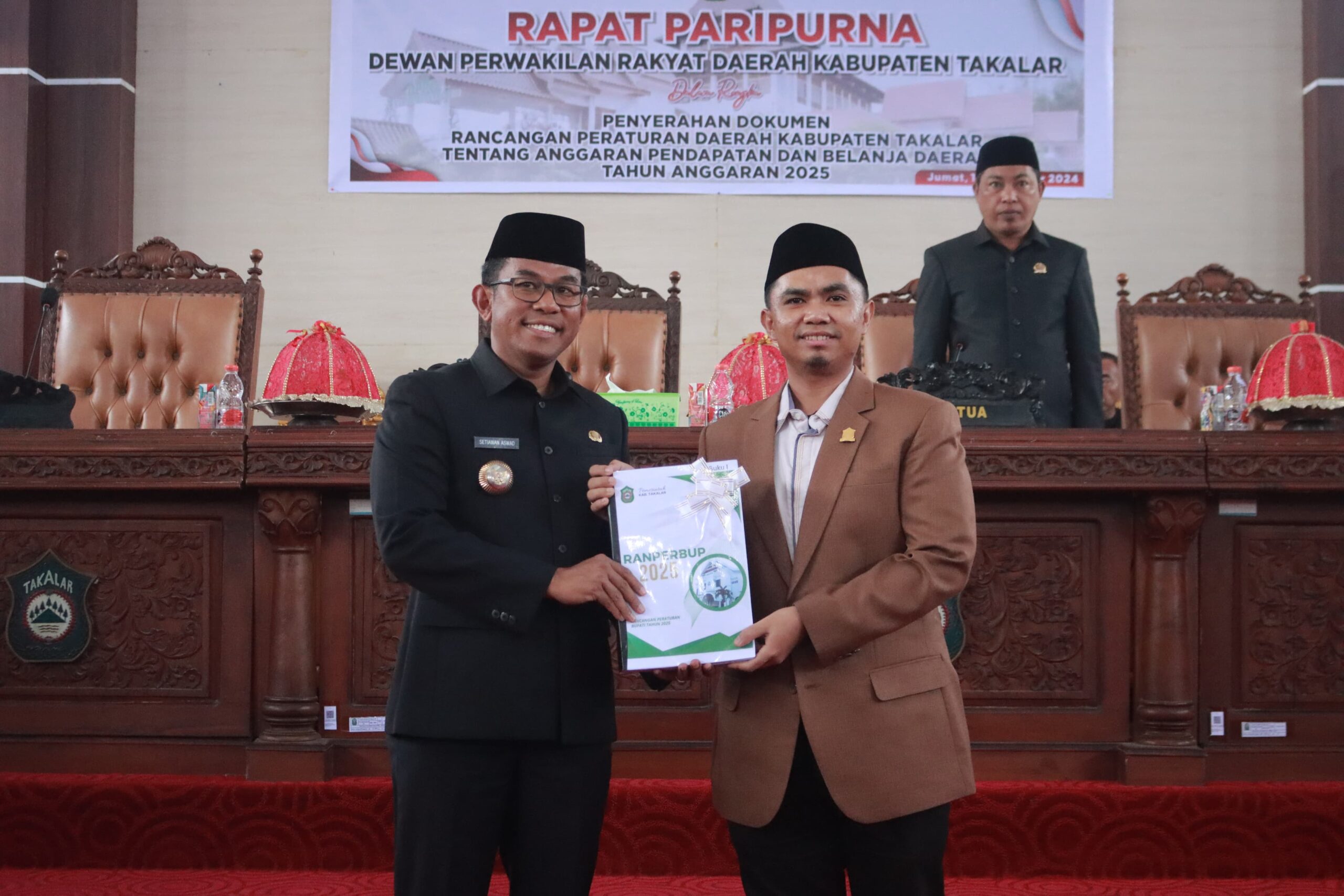 Pj. Bupati Takalar serahkan Dokumen Ranperda Tentang APBD Tahun Anggaran 2025 | NEWS TV Indonesia
