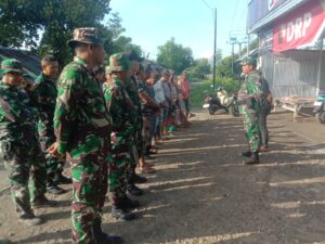 Musim Hujan Tiba, Koramil 1426-05/Marbo Bersama Warga Laksanakan Kerja Bakti Bersihkan Saluran Air
