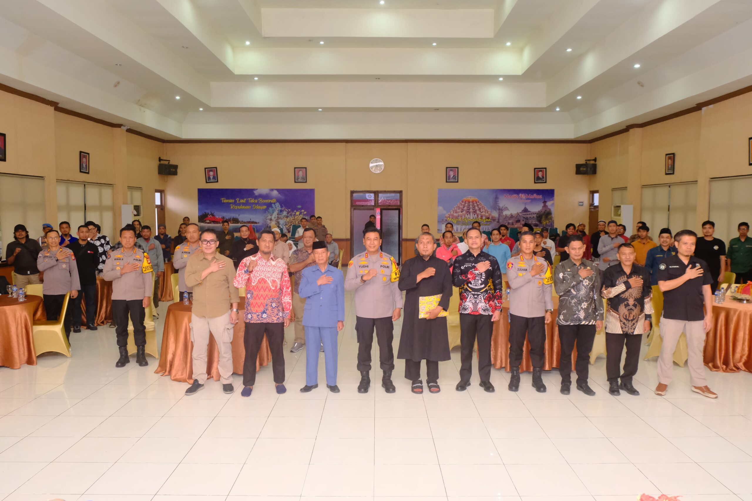 Kapolda Sulsel Hadiri Silaturahmi Kebangsaan Bersama Yayasan Rumah Moderasi Makassar: Mewujudkan Kondusifitas Kamtibmas di Sulsel | NEWS TV Indonesia