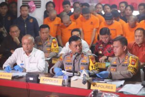 Kapolda Sulsel Pimpin Konferensi Pers Pengungkapan Kasus Pembuatan dan Peredaran Uang Palsu di Polres Gowa | NEWS TV Indonesia Kapolda Sulsel Pimpin Konferensi Pers Pengungkapan Kasus Pembuatan dan Peredaran Uang Palsu di Polres Gowa | NEWS TV Indonesia