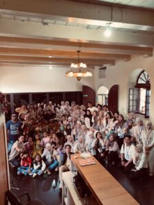 “Ramah Tamah dan Pengabdian Sosial: Educommunity Makassar Berikan Inspirasi di Tanjung Bayang”