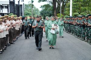 *Tradisi Penerimaan dan Pelepasan Pangdam XIV/Hsn: Mayjen TNI Windiyatno Resmi Jadi Warga Kodam XIV/Hsn* | NEWS TV Indonesia *Tradisi Penerimaan dan Pelepasan Pangdam XIV/Hsn: Mayjen TNI Windiyatno Resmi Jadi Warga Kodam XIV/Hsn* | NEWS TV Indonesia