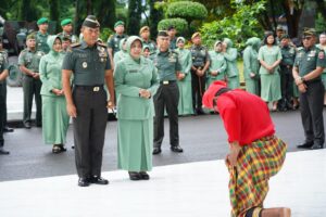 *Tradisi Penerimaan dan Pelepasan Pangdam XIV/Hsn: Mayjen TNI Windiyatno Resmi Jadi Warga Kodam XIV/Hsn*