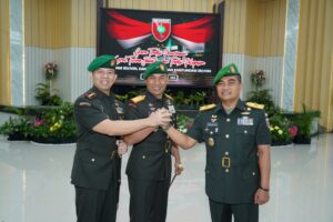*Pangdam XIV/Hsn Pimpin Serah Terima Jabatan Tiga Pejabat di Lingkungan Kodam XIV/Hsn*