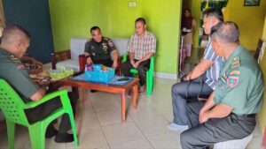Jenguk Anggota Yang Sedang Sakit, Wujud Perhatian Dan Kepedulian Keluarga Besar Kodim 1425/Jeneponto