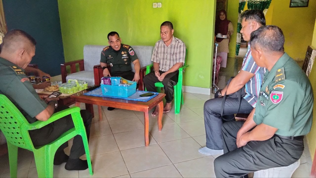 Jenguk Anggota Yang Sedang Sakit, Wujud Perhatian Dan Kepedulian Keluarga Besar Kodim 1425/Jeneponto | NEWS TV Indonesia