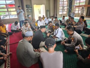 Momen Bersejarah di Masjid Polres Jeneponto: Seorang Pekerja Plafon Asal Papua Mengucapkan Dua Kalimat Syahadat