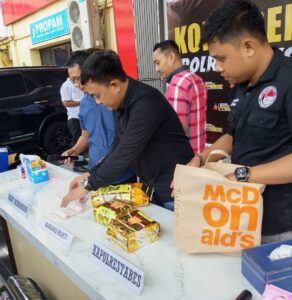 Satreskrim Narkoba Polrestabes/MKS Berhasil Menangkap Pelaku Bandar SHABU Dengan BB Seberat 3,32 KG di Duga Jaringan INTERNASIONAL&nbsp; | NEWS TV Indonesia