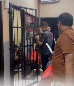 Satnarkoba Polres Gowa Gelar Jum’at Berkah, Berbagi dengan Tahanan Narkoba | NEWS TV Indonesia Satnarkoba Polres Gowa Gelar Jum’at Berkah, Berbagi dengan Tahanan Narkoba | NEWS TV Indonesia