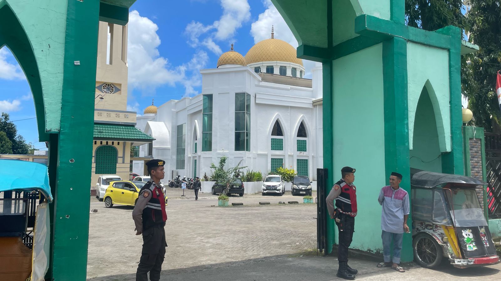 Personil Patroli Perintis Presisi Polres Takalar Laksanakan PAM Shalat Jumat dan Pengaturan Lalu Lintas | NEWS TV Indonesia