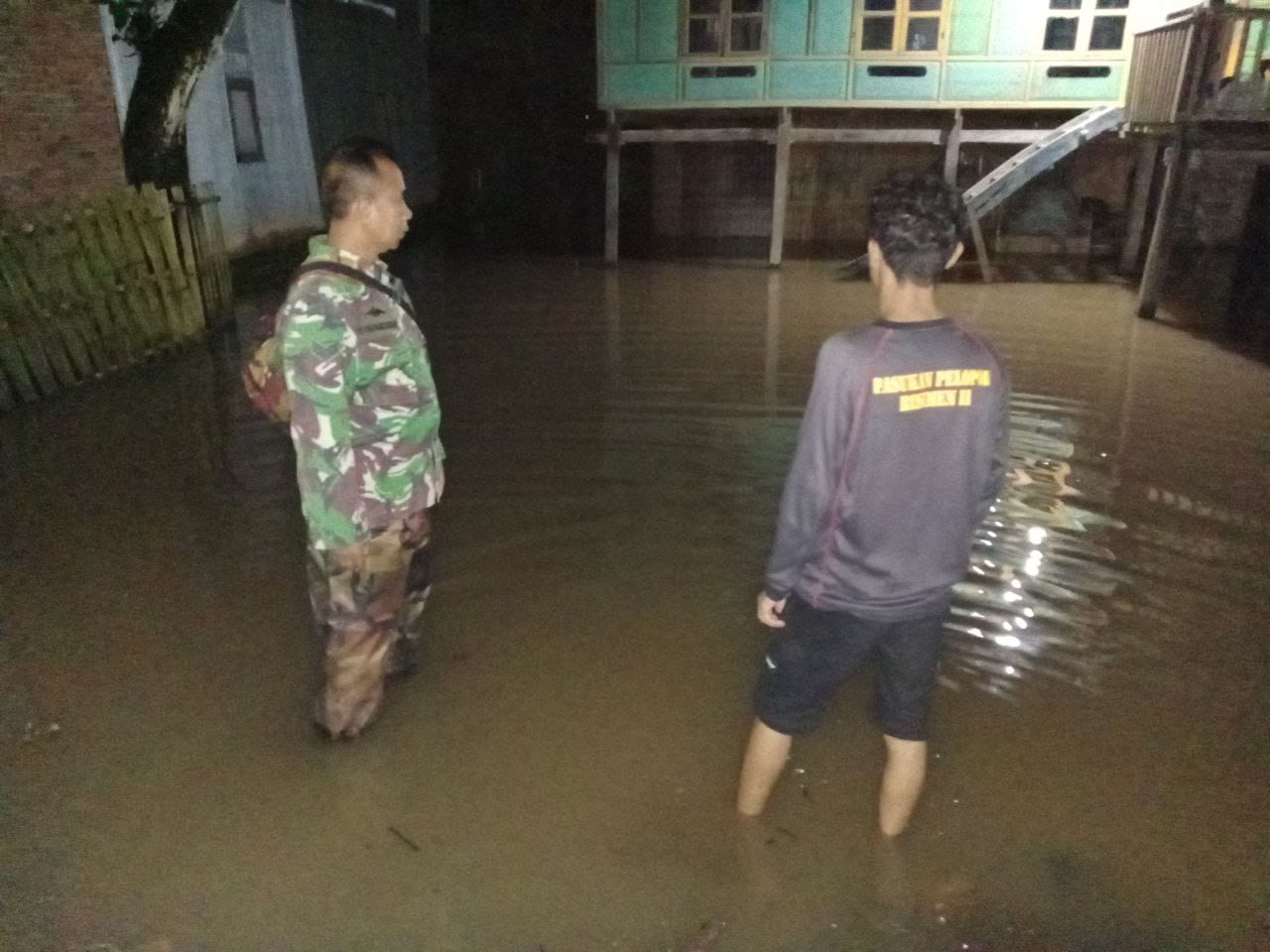 Hujan Deras Terjadi Beberapa Hari, Babinsa Jajaran Kodim 1426 Takalar Pantau Wilayah Binaan | NEWS TV Indonesia