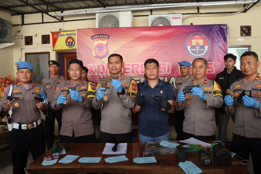 Sat Reskrim Polres Ciamis Amankan Pandai Besi Pembuat Senjata Api Rakitan | NEWS TV Indonesia