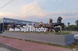 Konstruksi Penataan Kawasan Alun Alun Sinjai Bersatu Tidak Sesuai RAB?
