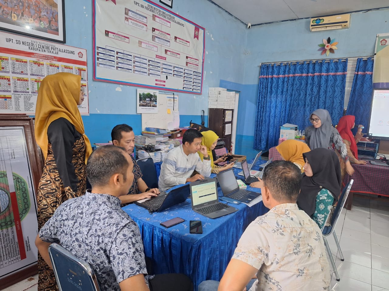 Terapkan Digitalisasi di Takalar, Bupati Takalar Apresiasi UPT SD Negeri 1 Centre Pattallassang dalam Bimtek Aplikasi Skul.id. | NEWS TV Indonesia