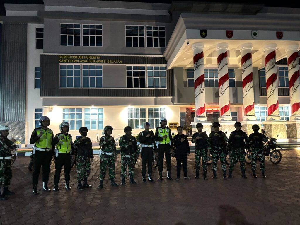 Guna Mengantisipasi Gangguan Kamtibmas, Personil Gabungan Denpom XIV/4 dan Kodim 1408/Makassar Laksanakan Giat Patroli Wilayah | NEWS TV Indonesia