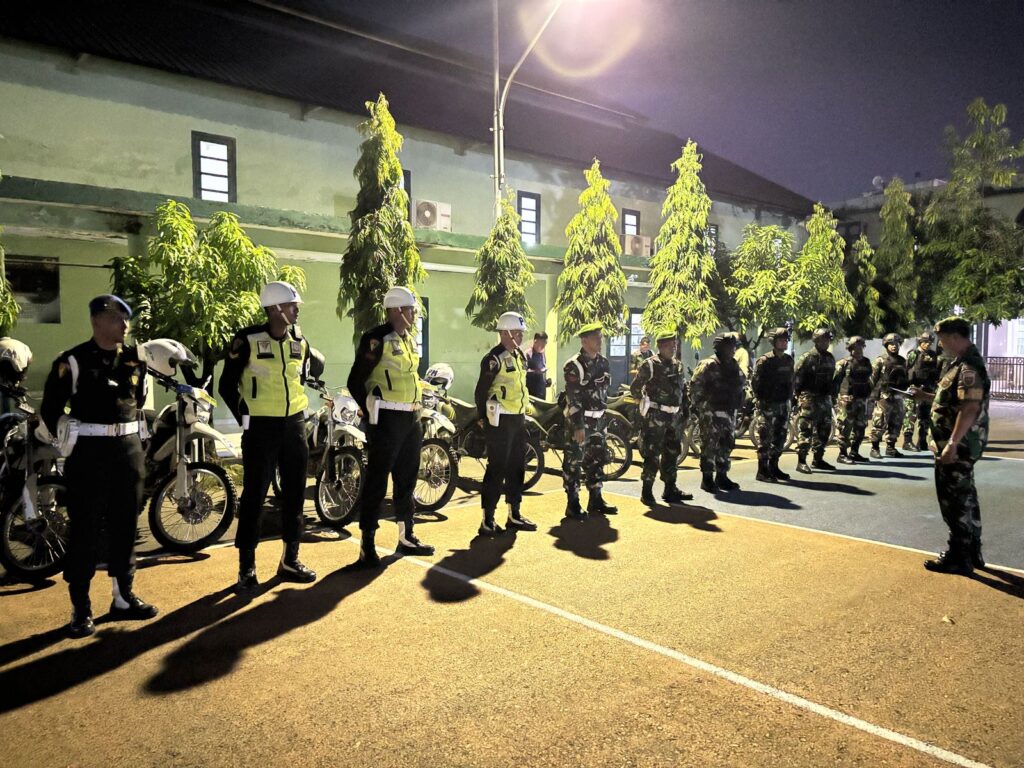 Guna Mengantisipasi Gangguan Kamtibmas, Personil Gabungan Denpom XIV/4 dan Kodim 1408/Makassar Laksanakan Giat Patroli Wilayah | NEWS TV Indonesia