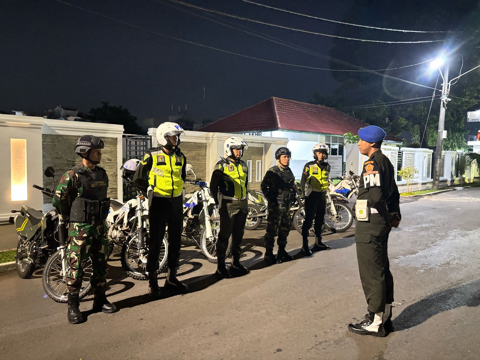 Personil Denpom XIV/4 Laksanakan Patroli Gabungan Bersama Personil 1408/ Makassar " Guna Mengantisipasi Tindak Kejahatan di Malam Hari | NEWS TV Indonesia