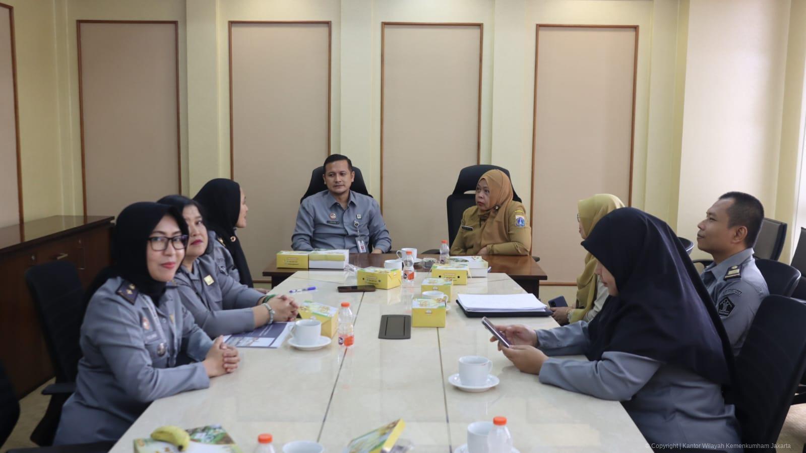 PJA Jakarta Barat: 16 Lurah Lolos Seleksi, Kanwil Kemenkum Daerah Khusus Jakarta Teguhkan Komitmen Restoratif | NEWS TV Indonesia PJA Jakarta Barat: 16 Lurah Lolos Seleksi, Kanwil Kemenkum Daerah Khusus Jakarta Teguhkan Komitmen Restoratif | NEWS TV Indonesia