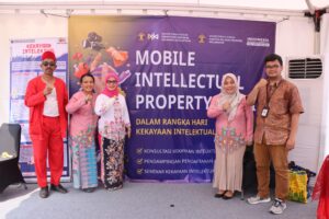 Kanwil Kemenkum DK Jakarta Gelar Mobile IP Clinic di Acara Lebaran Betawi, Sambut Hari Kekayaan Intelektual Sedunia