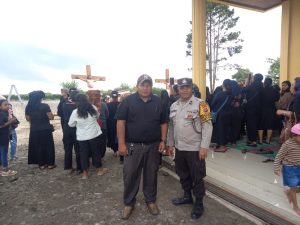 Jalan Salib Jumat Agung GBKP Runggun Dolatrayat Berjalan Khidmat dan Kondusif Dengan Pengamanan Polsek Berastagi | NEWS TV Indonesia