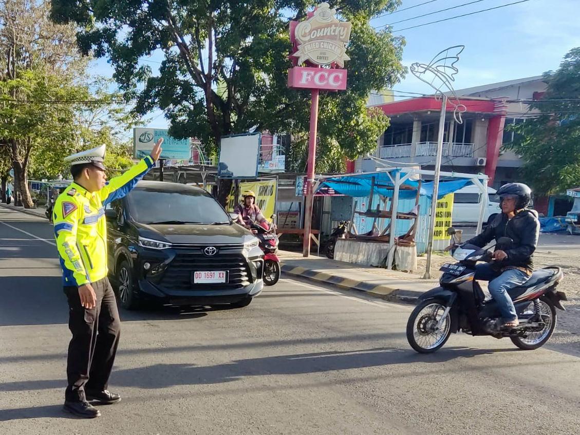 Gatur Sore di Plaza Sentral : Sat Lantas Takalar Hadir dengan Pendekatan Humanis | NEWS TV Indonesia