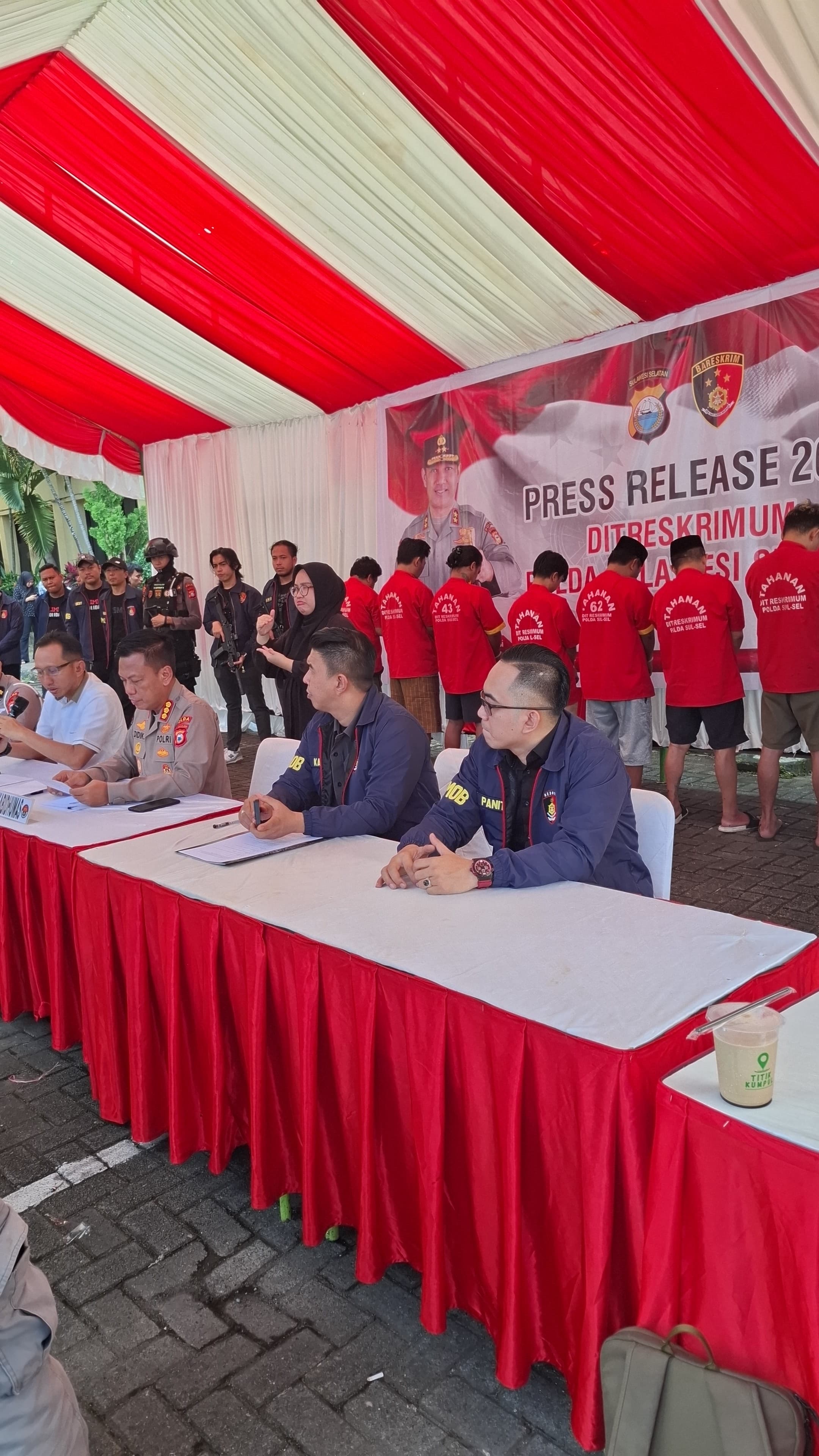 *Polda Sulsel Gelar Press Release Kasus Pemalsuan Surat Kendaraan* Polda Sulawesi Selatan (Sulsel | NEWS TV Indonesia