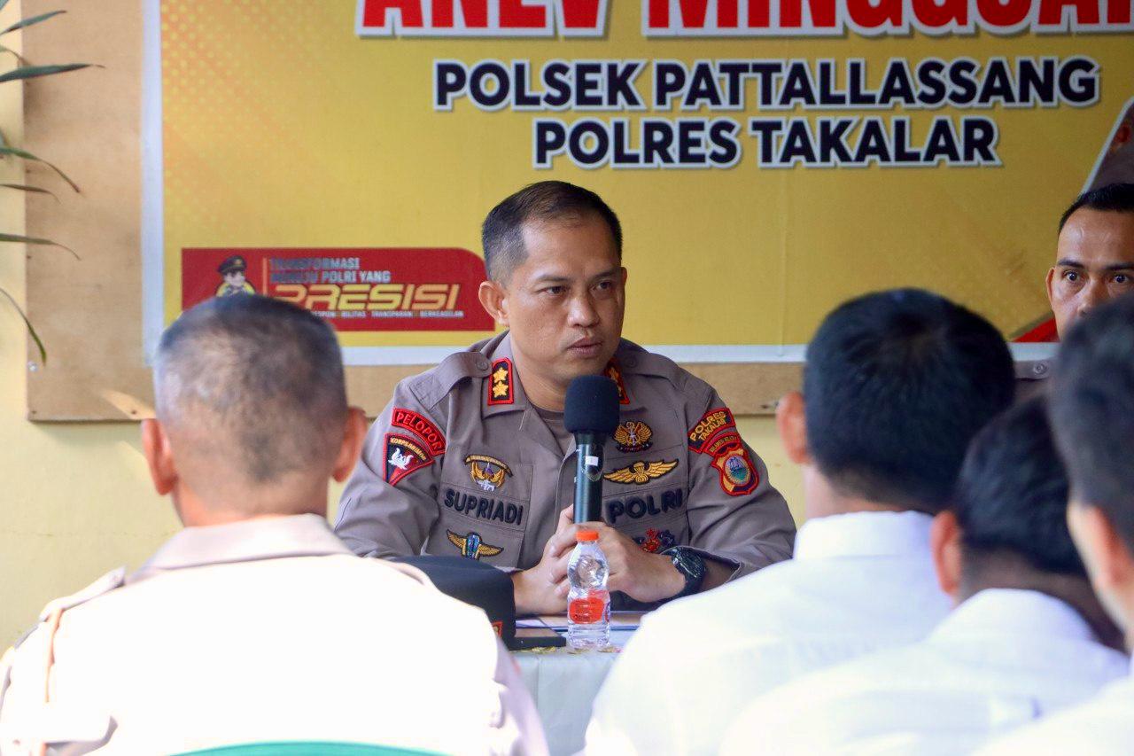 Kapolres Takalar dan Ketua Bhayangkari Lakukan Kunjungan Kerja ke Polsek Pattallassang, Tegaskan Komitmen Pelayanan Prima | NEWS TV Indonesia