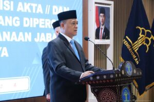 Lantik 9 Notaris, Kakanwil : Segera Adaptasi Dengan Lingkungan Kerja Yang Baru