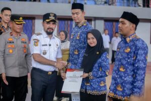 Bupati Al-Farlaky: Serahkan 219 SK CPNS,Tunjukkan Dedikasi dan Loyalitas dalam Bekerja