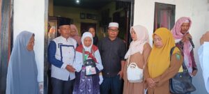Calon Haji kloter 05 Madina di berangkatkan dari mesjid Agung Nur Ala Nur