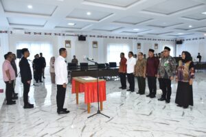 Bupati Mandailing Natal Rotasi Tiga Amtenar dari Jabatan Kepala Dinas