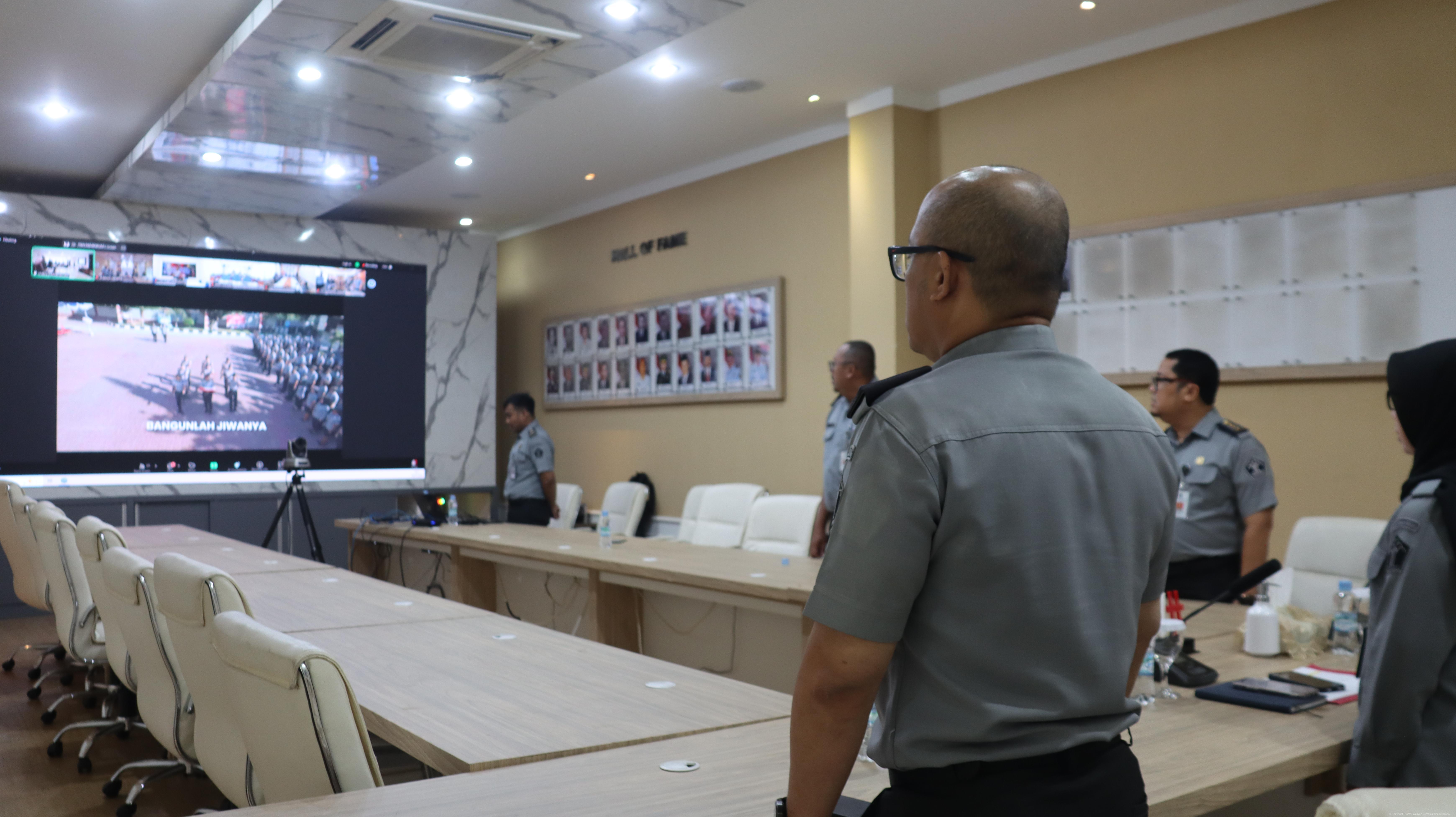Dukung Program Zero ODOL dan Zero Accident, Ditlantas Polda Riau Tindak 76 Kendaraan dalam Razia Gabungan di Jalan SM Amin | NEWS TV Indonesia