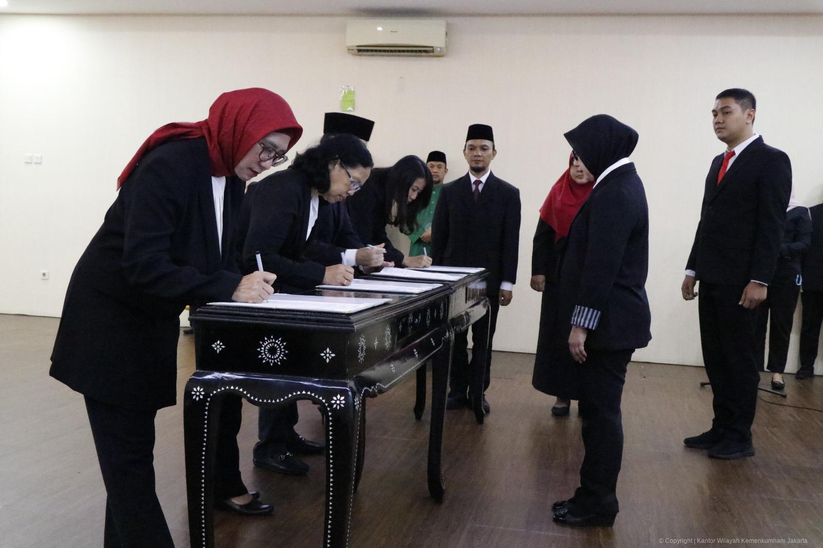 Pelantikan Notaris Pengganti dan Notaris Pindah, Plh. Kakanwil Tegaskan Integritas dan Tanggung Jawab Profesi | NEWS TV Indonesia