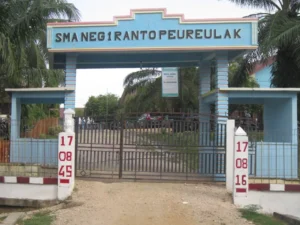 Diduga Tak Transparan dan Intimidatif, Kepsek SMA N 1 Ranto Peureulak Rampas HP Wartawan dan Libatkan “Beking” Polda