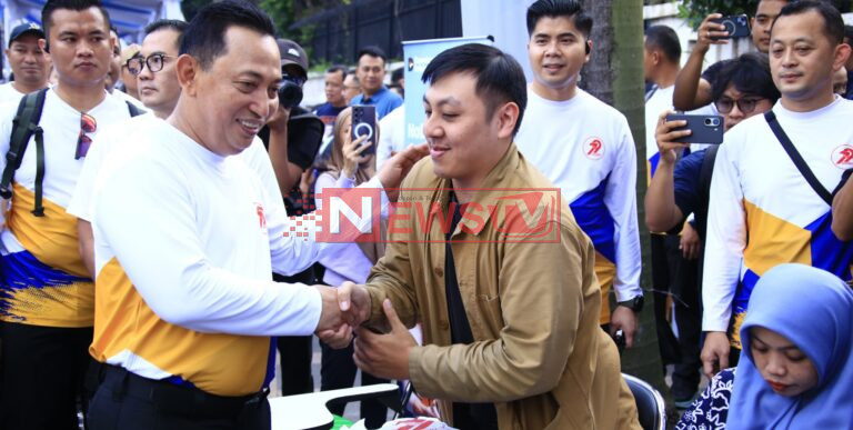 Kapolri Hadiri CFD Bhayangkara Sport Day, Sapa Warga di Bundaran HI