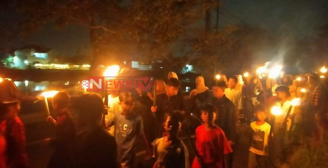 DALAM rangka menyambut 1 Muharam 1447 Hijriah, Polres Tasikmalaya Kota melakukan pengamanan kegiatan pawai obor yang digelar masyarakat, Kamis | NEWS TV Indonesia