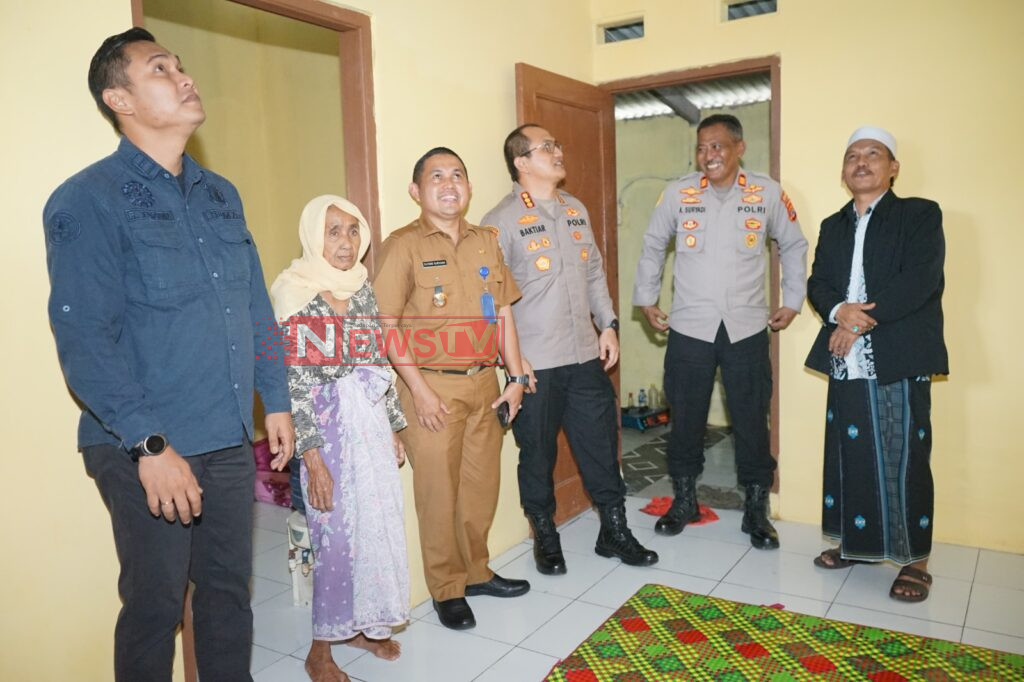 Kapolresta Tangerang Serahkan Kunci Bedah Rumah dalam Rangka Hari Bhayangkara ke-79 | NEWS TV Indonesia