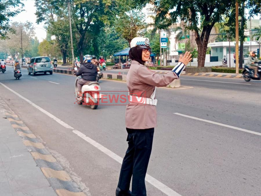 Polwan Satlantas Polres Takalar Gelar Commander Wish Pagi, Wujud Nyata Pelayanan untuk Masyarakat | NEWS TV Indonesia