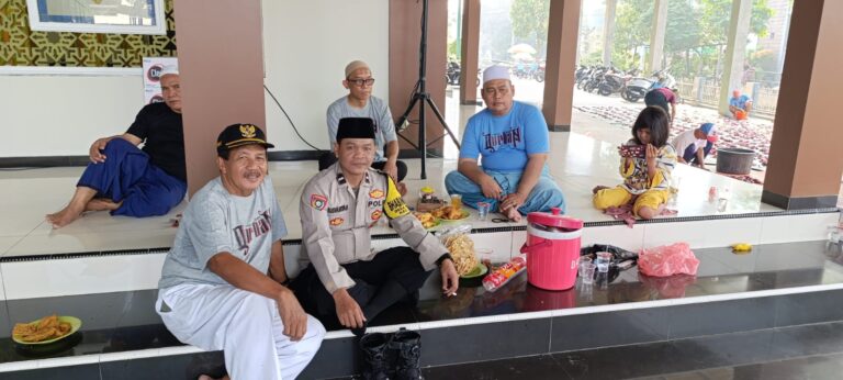 Semangat Idul Adha Ketua Panitia Qurban Bersama DKM Masjid Al- Ishlah Berbagi Qurban Untuk Warga Kurang Mampu Sekitar Perum Bukit Tiara Pasir Jaya Cikupa