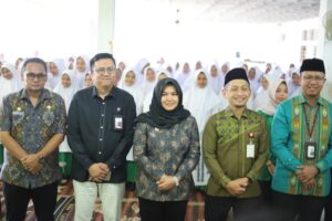 Wabup Madina Buka seminar Edukasi Keuangan d i Ponpes Musthafawiyah Purba Baru