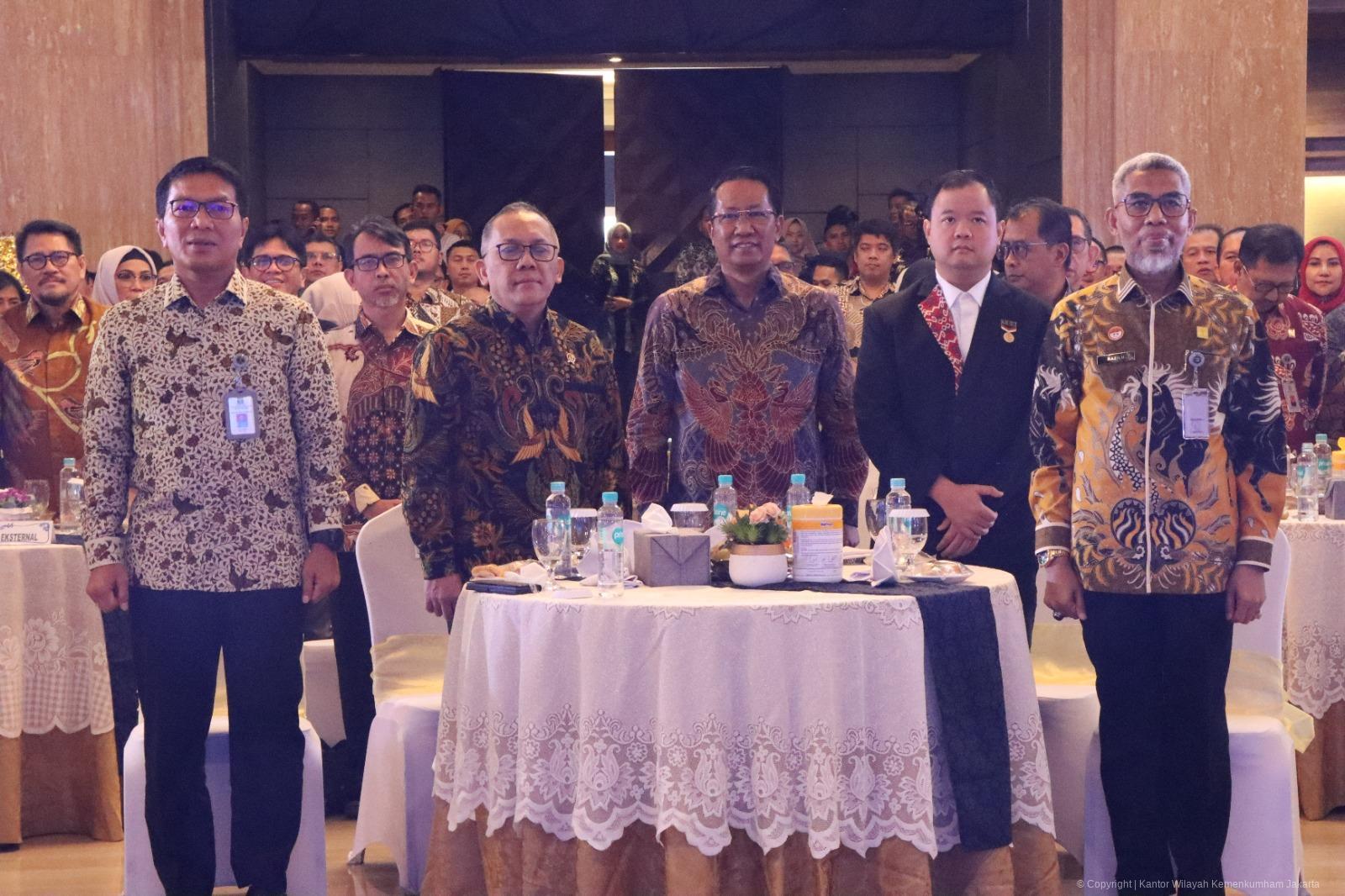 Bhabinkamtibmas Polsek Lawang Kidul Mediasi Kasus Pencurian Tabung Gas di Tanjung Enim, Tekankan Penyelesaian secara Kekeluargaan | NEWS TV Indonesia Bhabinkamtibmas Polsek Lawang Kidul Mediasi Kasus Pencurian Tabung Gas di Tanjung Enim, Tekankan Penyelesaian secara Kekeluargaan | NEWS TV Indonesia