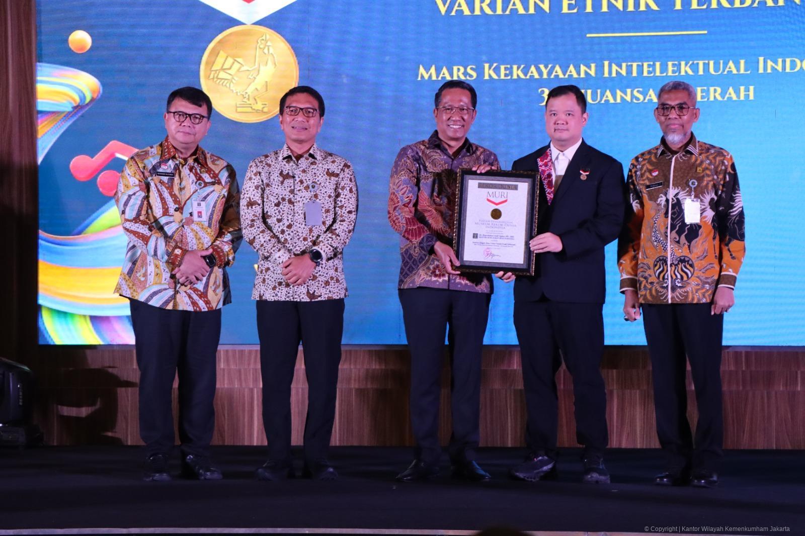 Bhabinkamtibmas Polsek Lawang Kidul Mediasi Kasus Pencurian Tabung Gas di Tanjung Enim, Tekankan Penyelesaian secara Kekeluargaan | NEWS TV Indonesia Bhabinkamtibmas Polsek Lawang Kidul Mediasi Kasus Pencurian Tabung Gas di Tanjung Enim, Tekankan Penyelesaian secara Kekeluargaan | NEWS TV Indonesia