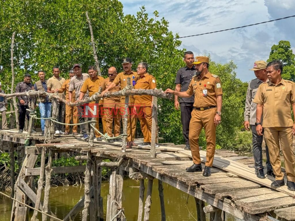Bupati Al-Farlaky Fokus Perbaiki Dua Jembatan Rusak di Peureulak | NEWS TV Indonesia
