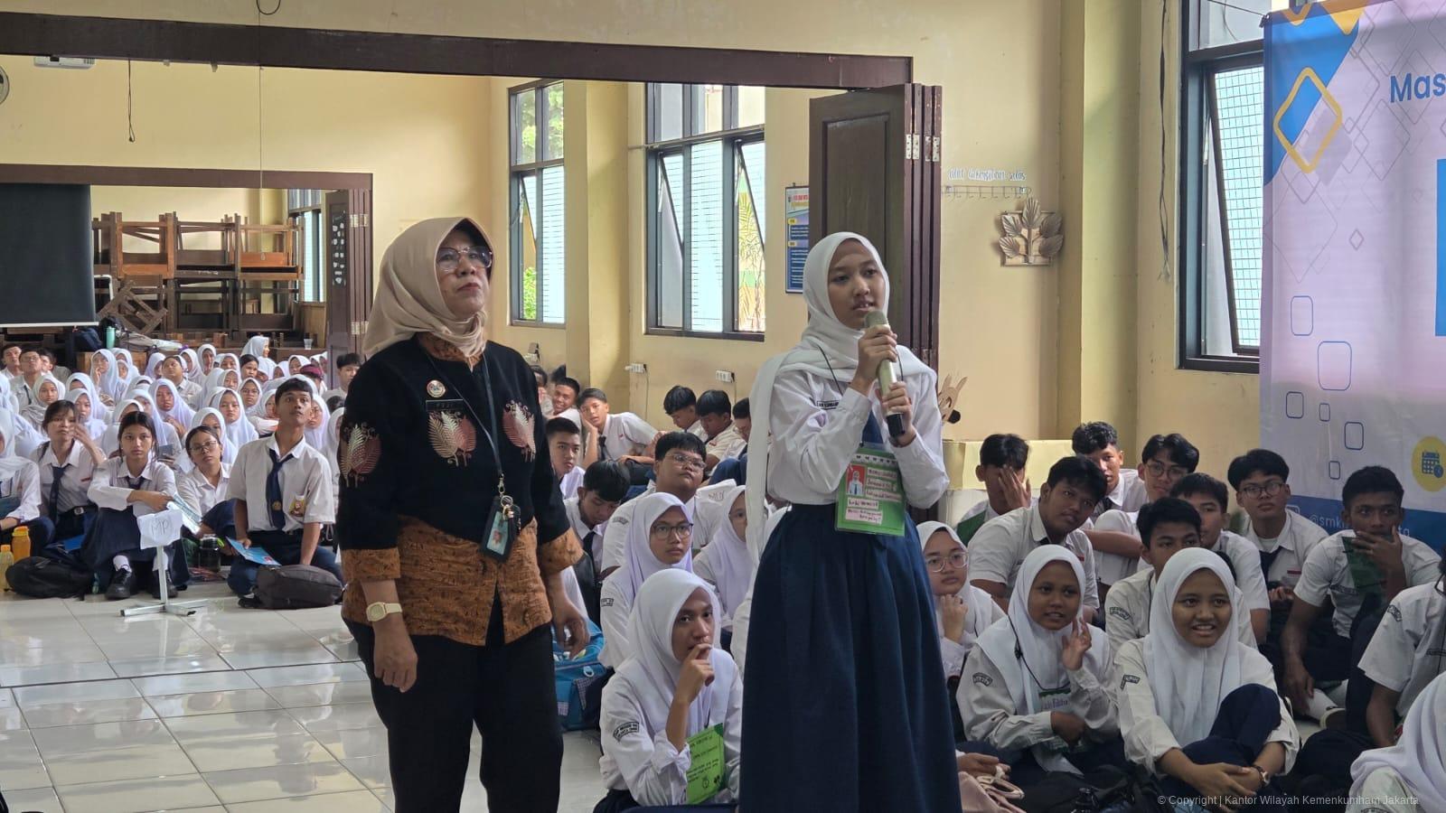 Sosialisasikan Pencegahan Penyalahgunaan Narkoba dan Pencegahan Judi Online di MPLS SMKN 10 Jakarta | NEWS TV Indonesia