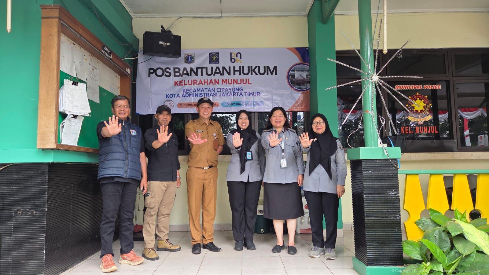 Kanwil Kementerian Hukum DKJ Laksanakan Pendampingan Aktualisasi Paralegal dan Pendaftaran Titik Posbankum di Kelurahan Munjul | NEWS TV Indonesia